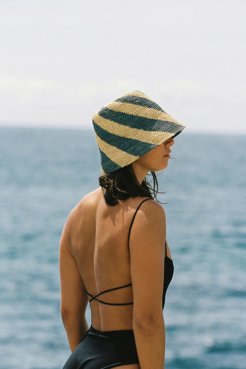 CYLA BUCKET HAT BLUE + CREAM SPIRAL