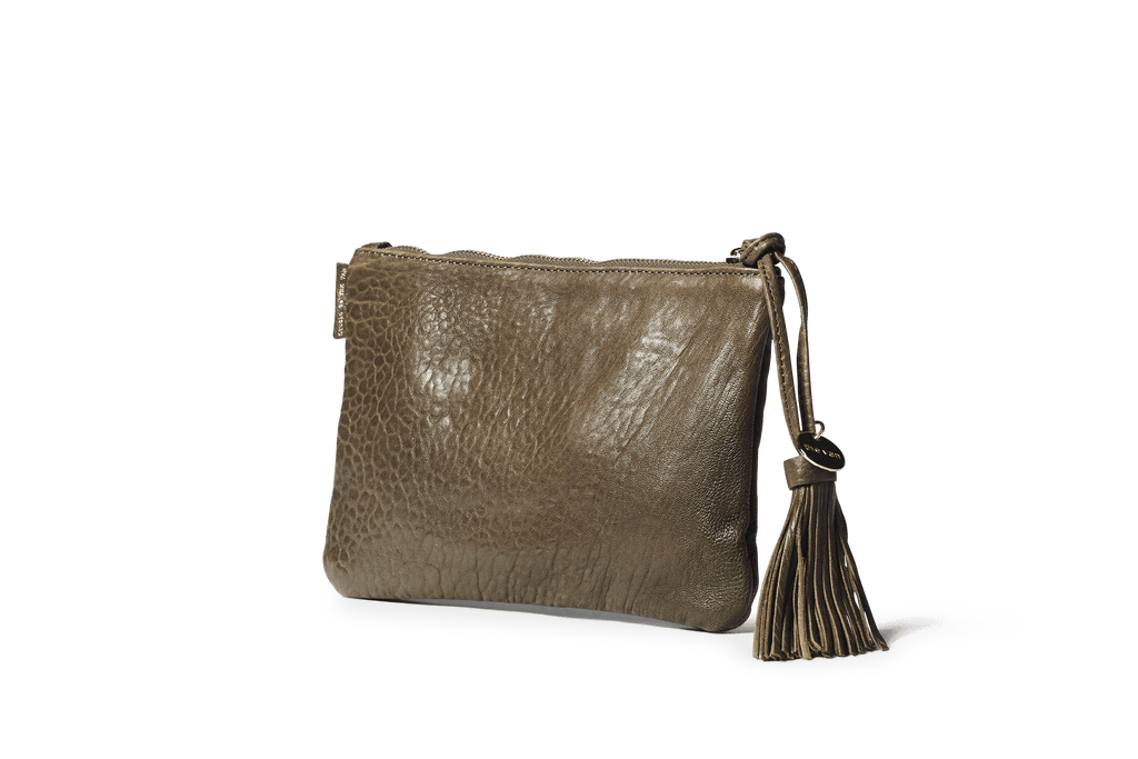 TASSEL CLUTCH