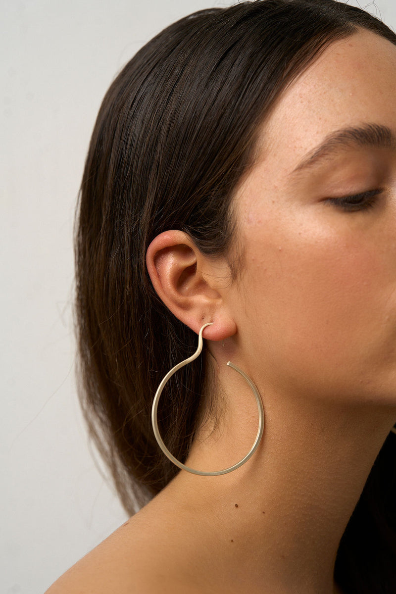 BEND HOOP EARRINGS