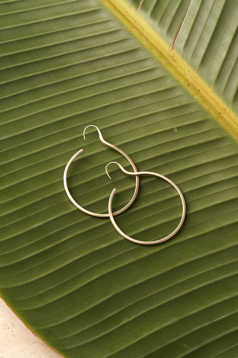 BEND HOOP EARRINGS
