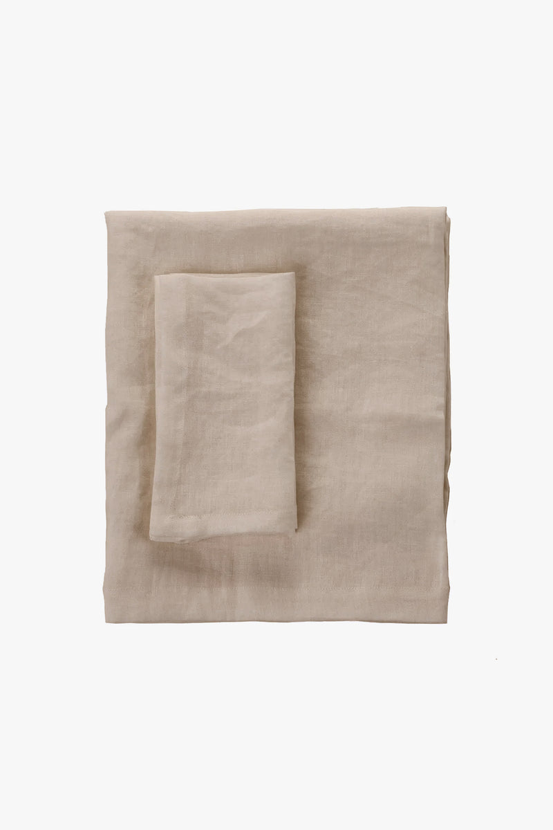 MOSS LINEN TABLE CLOTHS